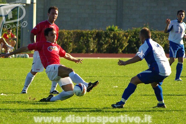 Capoterra-Barisardo 0-1, Marco Spanu in scivolata su Mario Todde